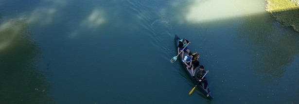 Studenti in canoa