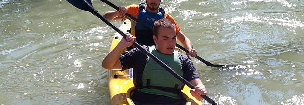 Studenti in canoa